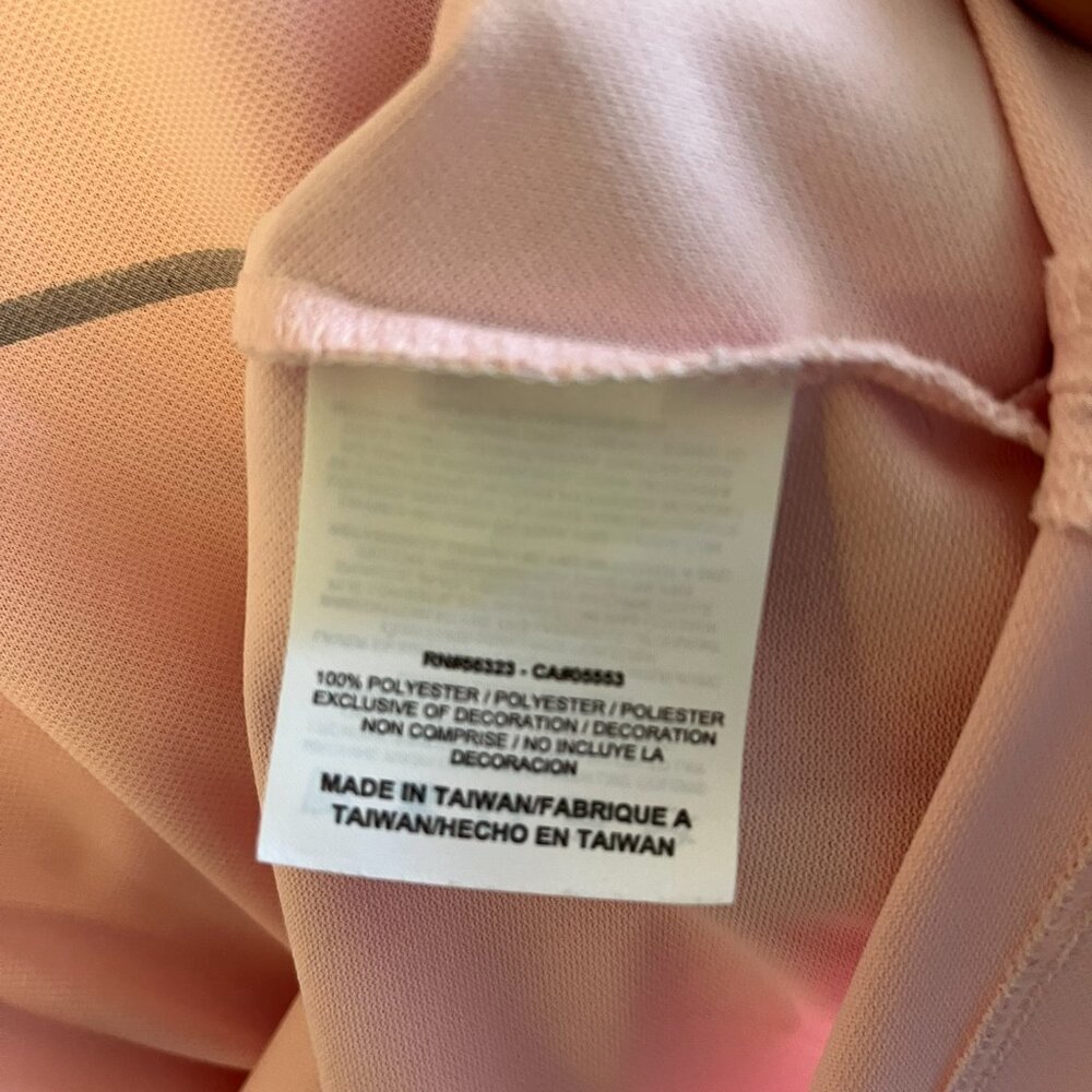 Men's Nike Golf Dri-Fit, Pre-Owned, Pastel Pink with Linear Graphic - Medium - Picture 5 of 7